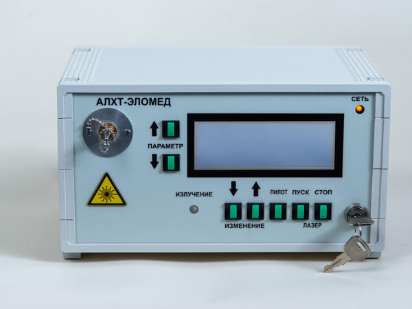 Лазерный аппарат АЛХТ Эломед 810 нм для управляемой термотерапии злокачественных новообразований